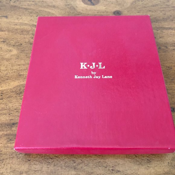 Kenneth Jay Lane Black Pearl Statement Necklace - Picture 11 of 11